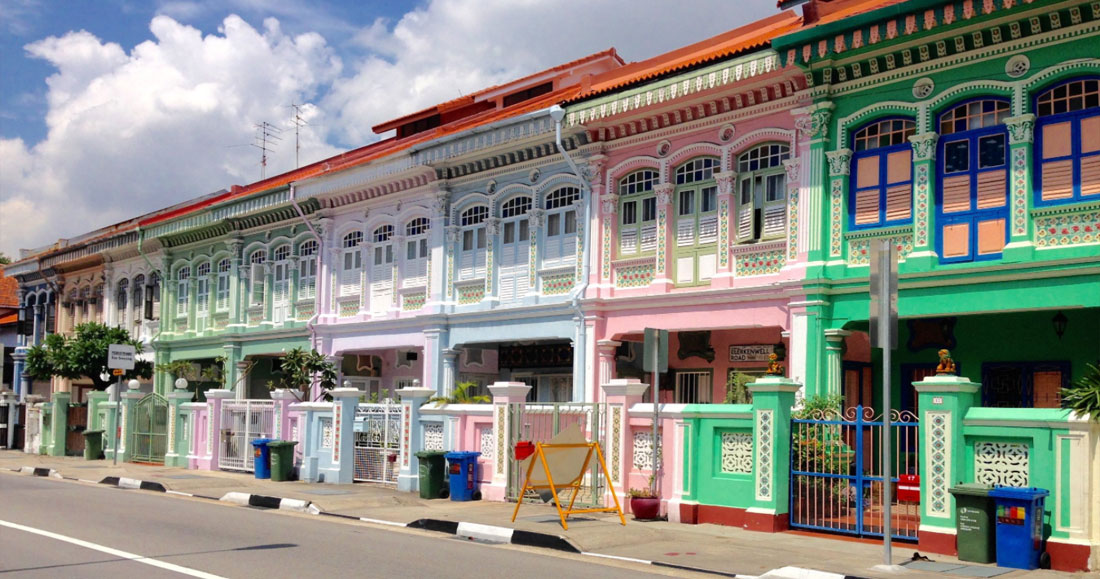 The colorful Joo Chiat Heritage Town with its outstanding row of townhouses is a must-visit attraction for Royal Hallmark's residents.